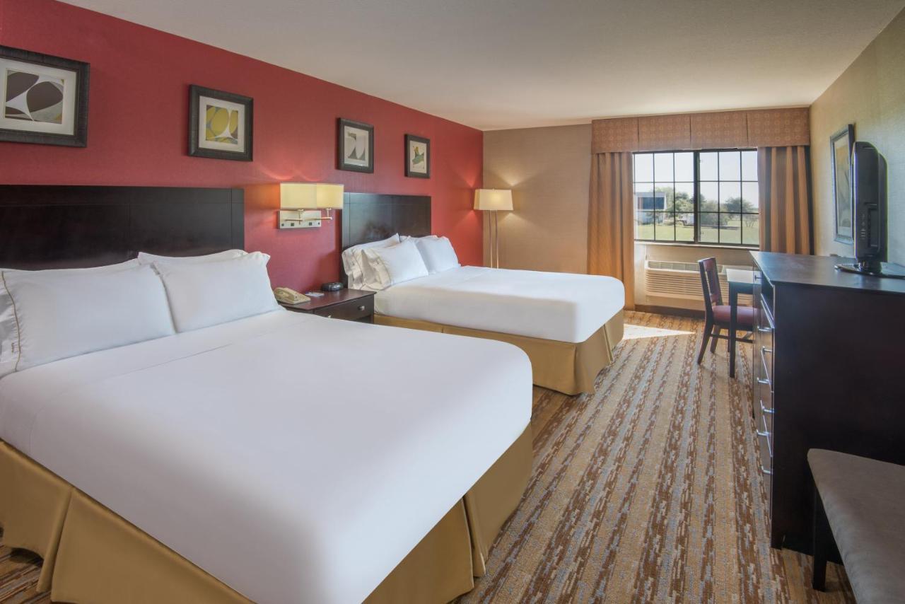 Holiday Inn Express Hotel & Suites Wauseon By Ihg Buitenkant foto